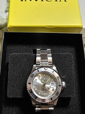 Invicta Pro Diver Men’s Silver Steel Watch 50587 – 200M Quartz NWT